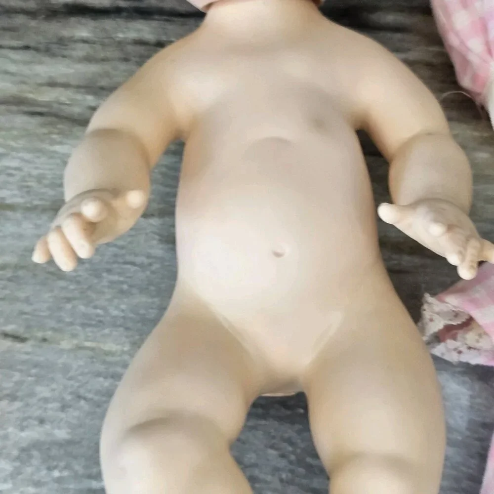 VTG 70s Playmates Drink And Wet Baby‎ Girl Doll 9